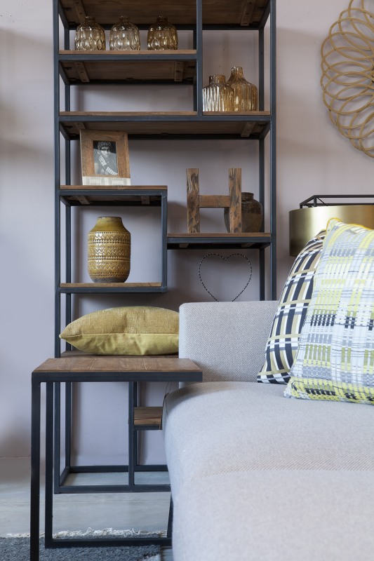 ספריה עם חללים פתוחים