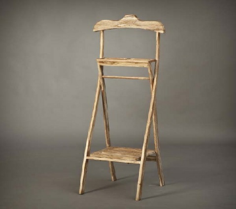 מתלה חליפות מעץ