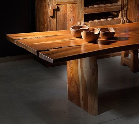 שולחן עץ טיק