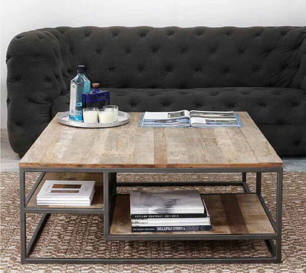 שולחן עץ לסלון עם מדפים