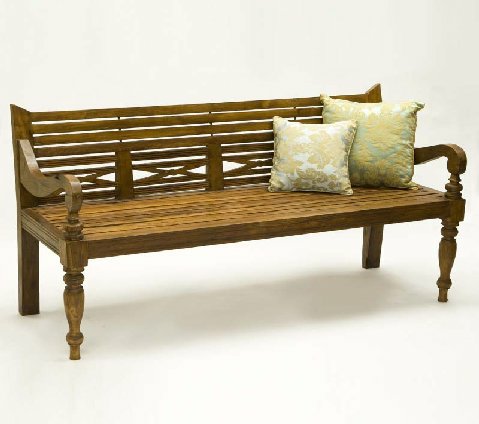 ספסל עץ מעוצב