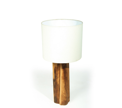 מנורת שולחן מעץ