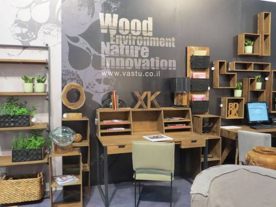 רהיטי עץ מלא