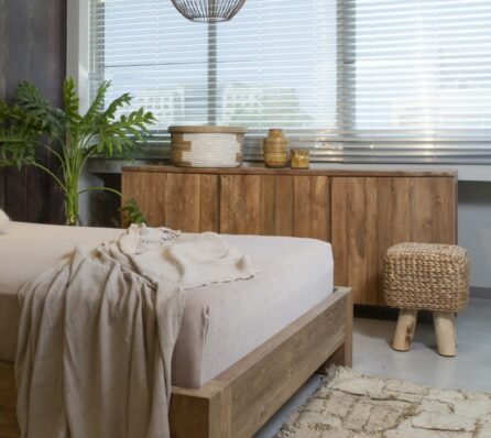 שידה 3 דלתות מעץ מלא