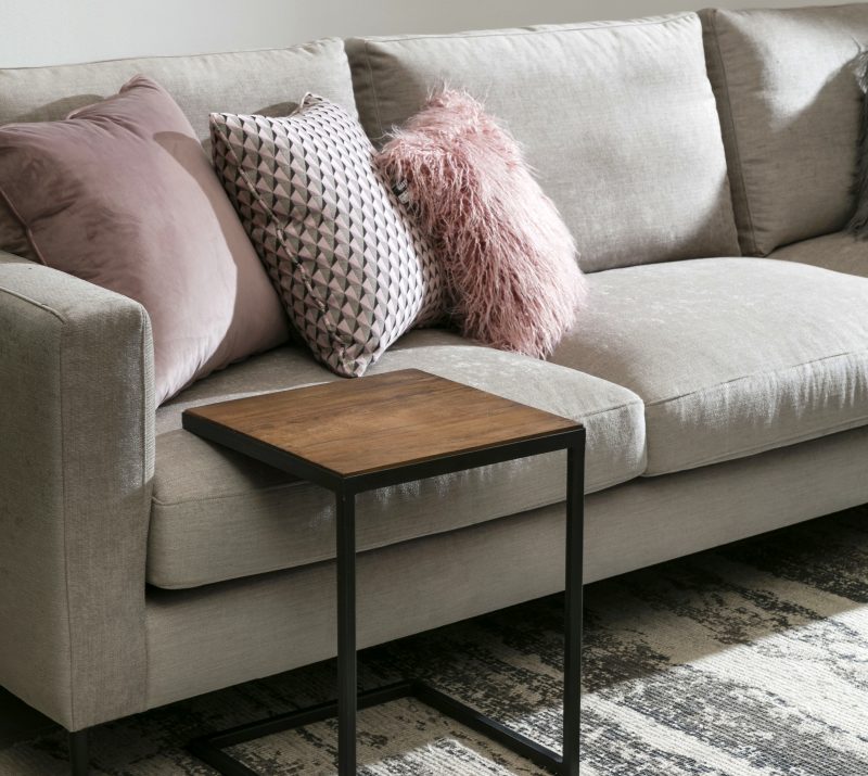 ספה מרופדת יוקרתית