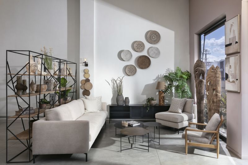 ספה תלת מושבית מרופדת