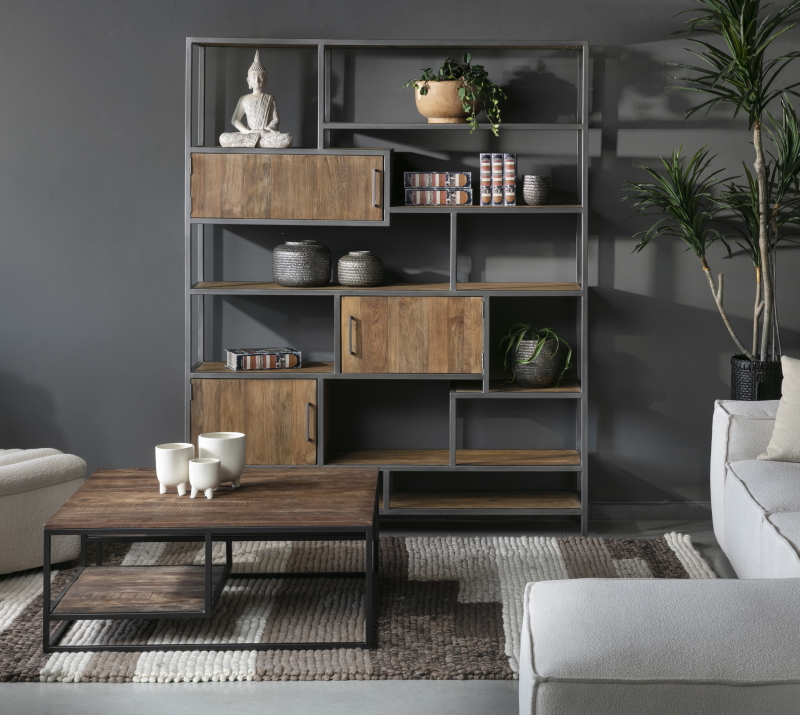 ספריה פתוחה עם דלתות ספריה פתוחה עם דלתות