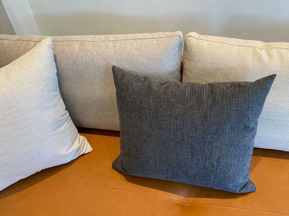 ספה מרופדת לסלון