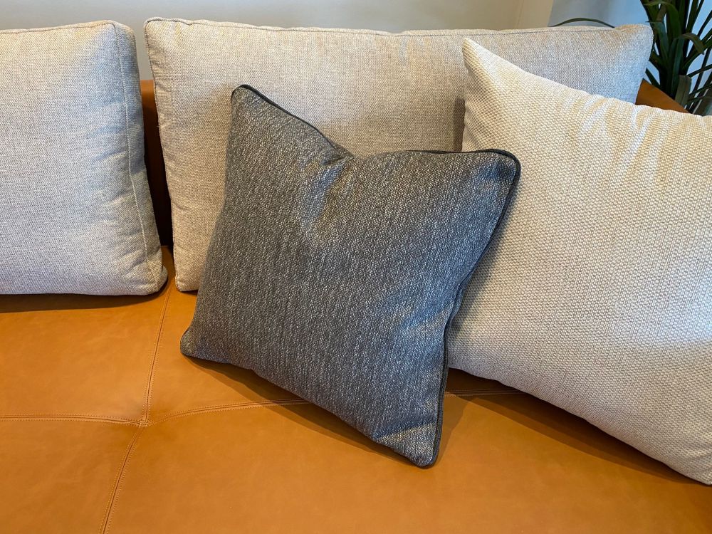 ספת עור גדולה