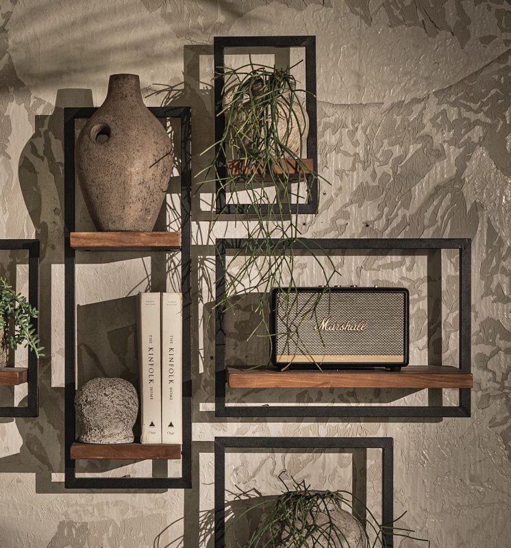 מדפים מעוצבים לסלון