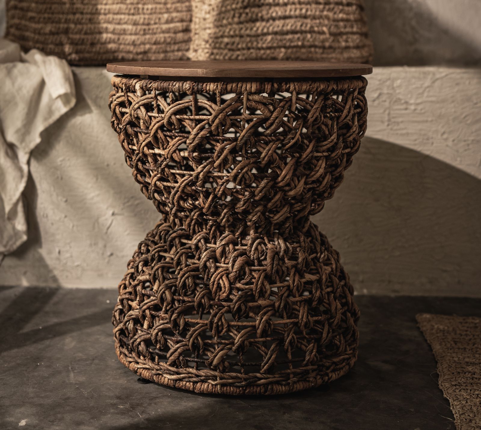 שולחן סלון תוף ארוג