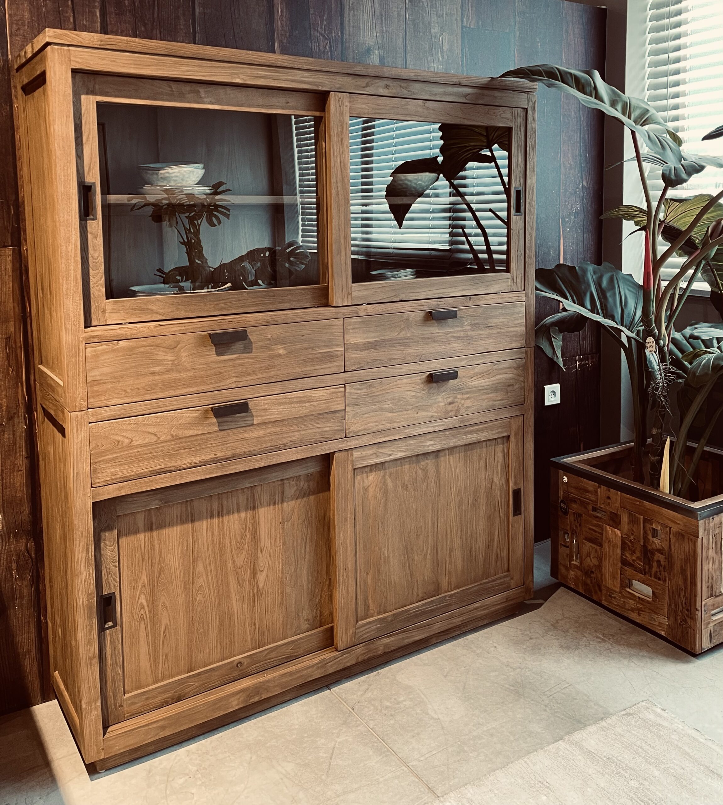 ויטרינה לסלון